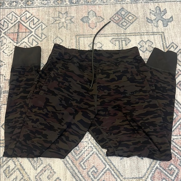 Alphalete Pants - Alphalete Camouflage Joggers M
